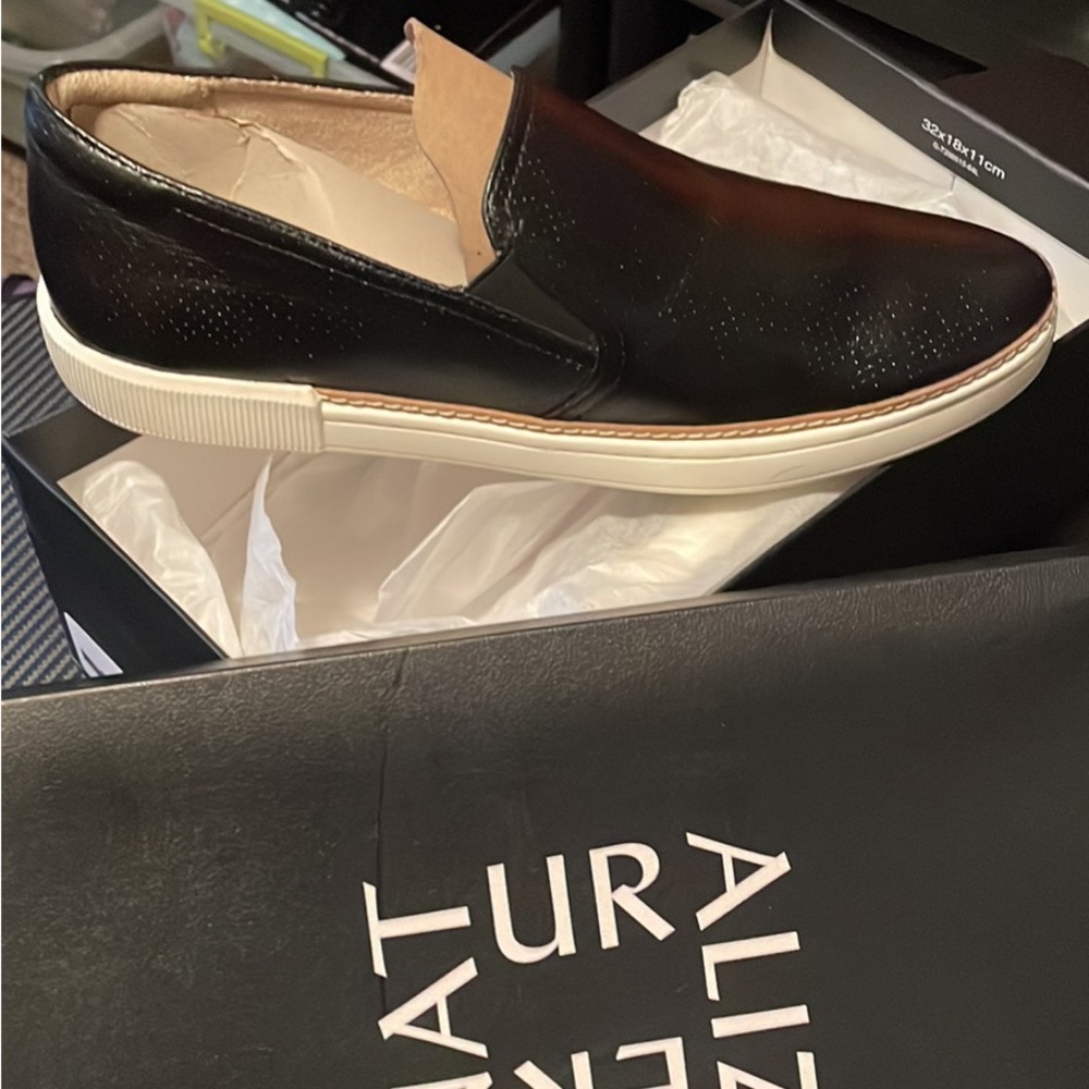 NIB Black Leather Women’s 10